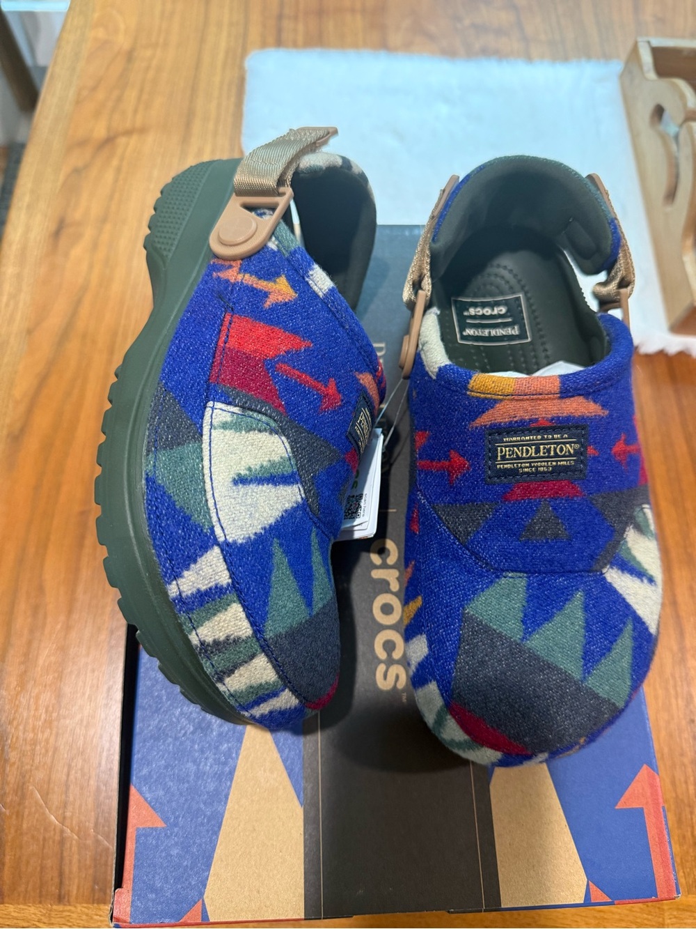 Pendleton x crocs - Picture 2 of 5